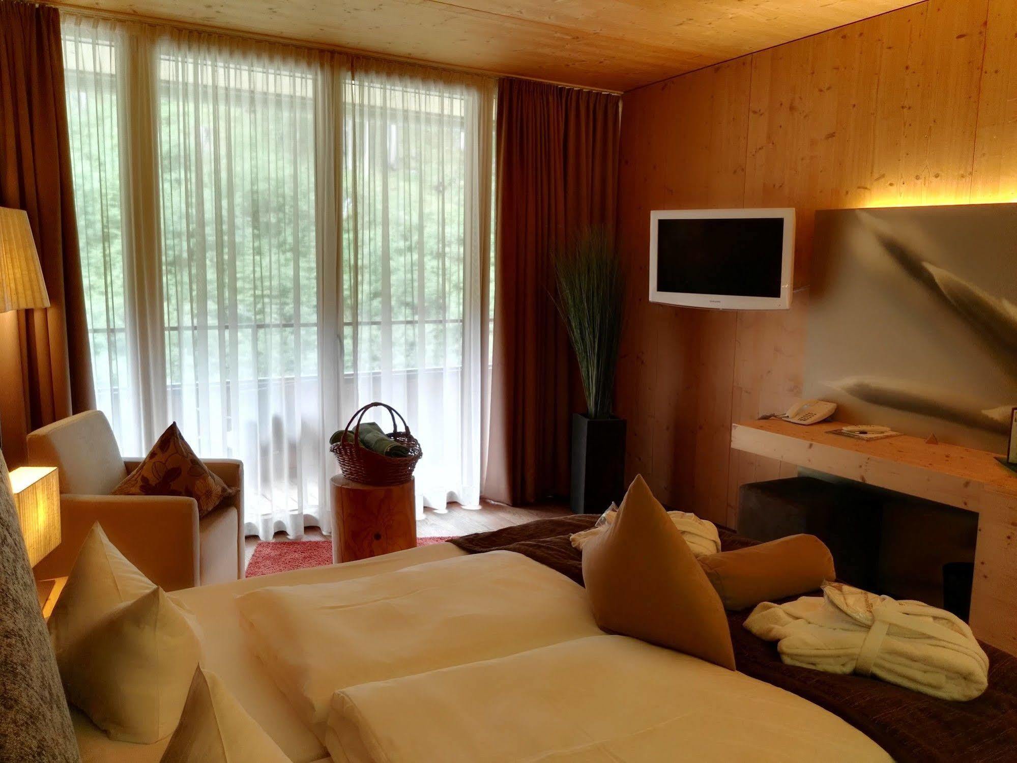 Spa Hotel Zedern Klang Hopfgarten in Defereggen ภายนอก รูปภาพ
