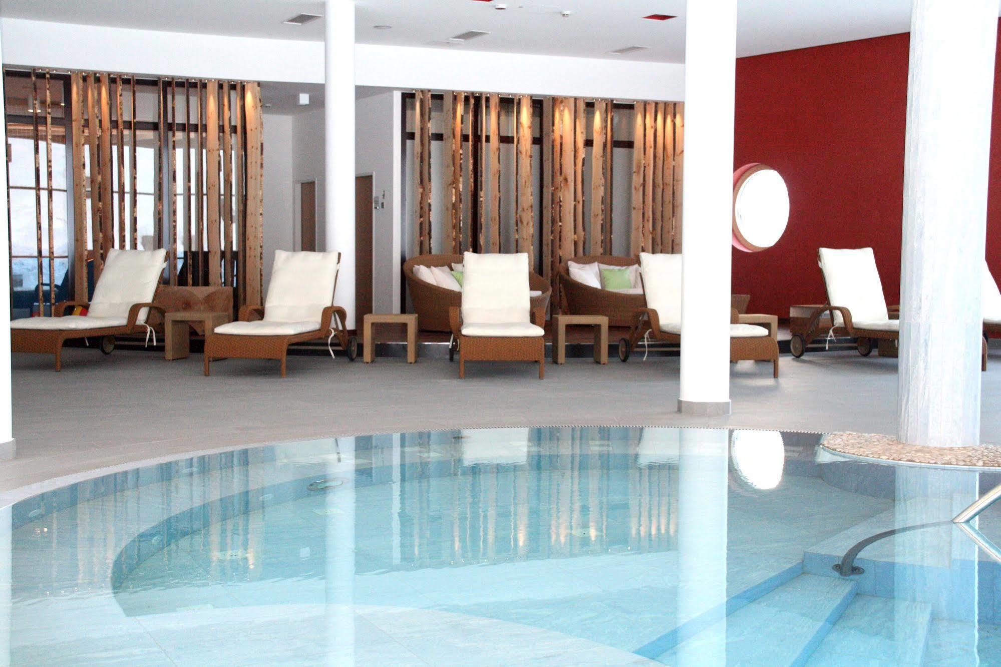 Spa Hotel Zedern Klang Hopfgarten in Defereggen ภายนอก รูปภาพ